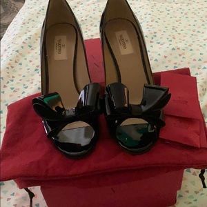 Valentino 2.5 heel black patent leather